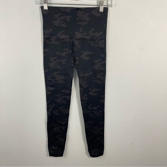 Spanx Look At Me Now Seamless Camo Leggings Size M - L - Picture 8 of 14